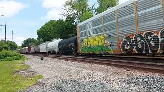 CSX 4571 SD70MAC Leads CSX Manifest Train Beautiful NF 2nd Gen K5LA🍔