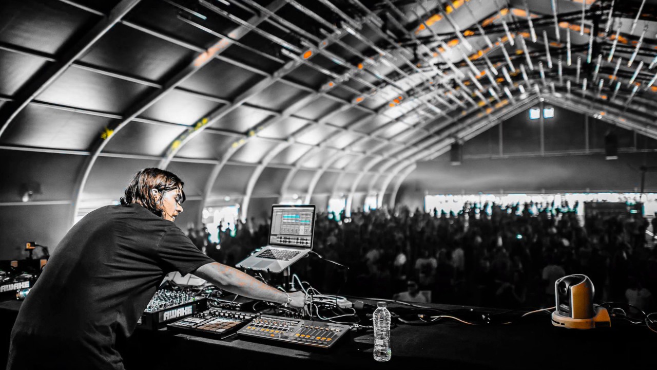 Frankyeffe Seismal D Feat Njira Fading Out Reinier Zonneveld Remix 