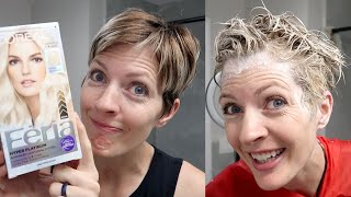 Bleaching roots & bleached hair WITHOUT SECTIONING!?  YEP!