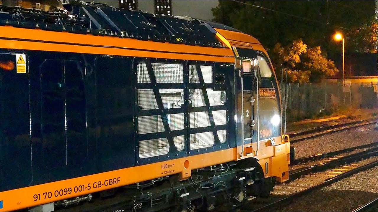 Class 99 on diesel pauses at Acton Main Line