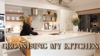 KITCHEN ORGANIZATION & DECLUTTER WITH ME! || HOW TO ORGANIZE YOUR KITCHEN! screenshot 1