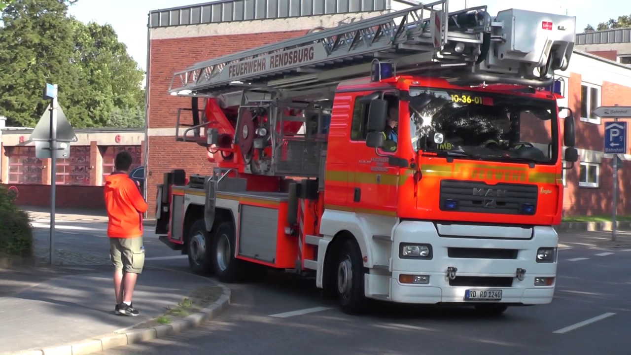 [Feuer in Schule, Verkehrsunfall und BMA] Einsatzfahrten Feuerwehr Rendsburg