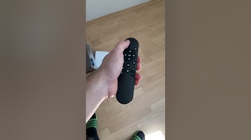 The projector does not respond to the remote control.