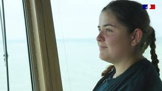 La Mer Embauche Azeline, 20 Ans, Matelot De Quart