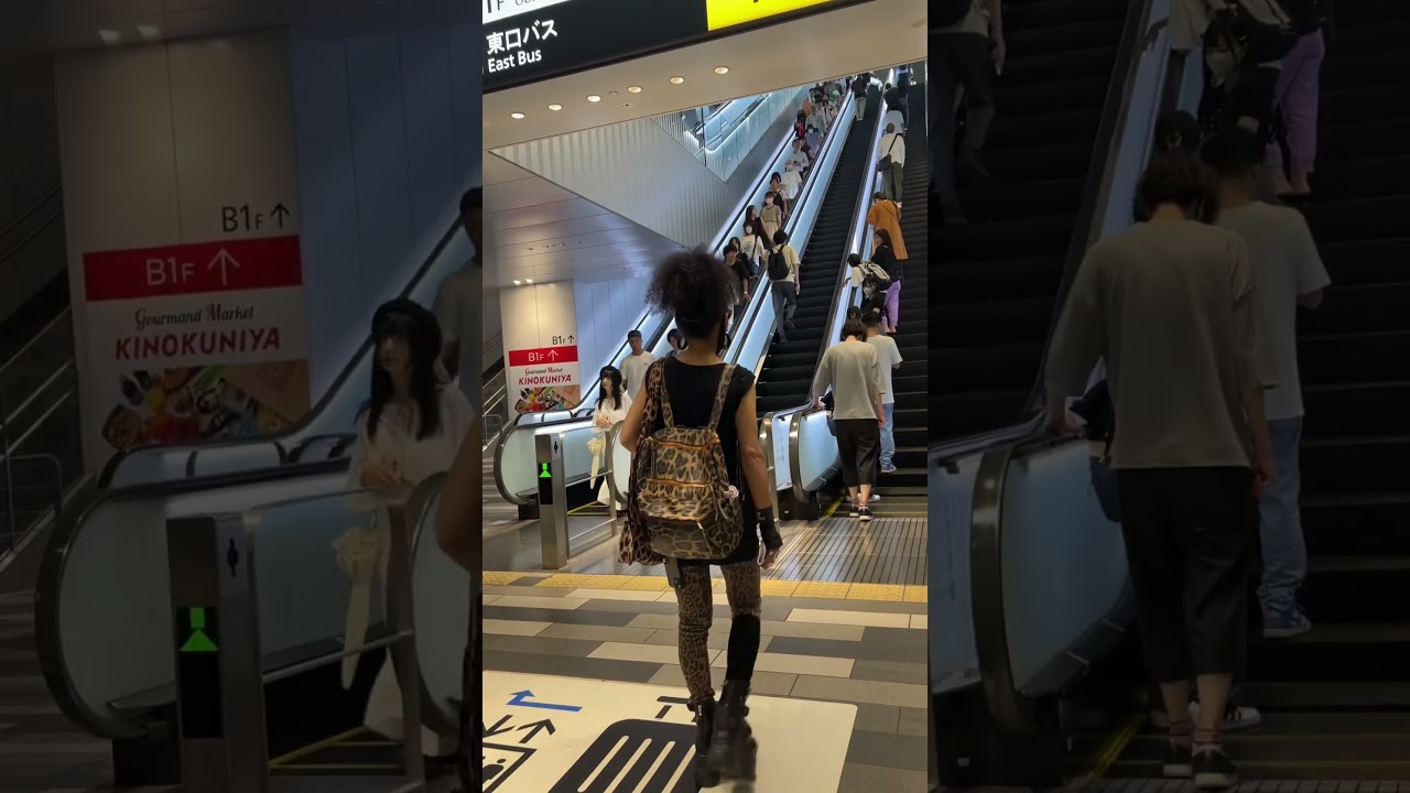 Escalator Etiquette in Japan 🇯🇵
