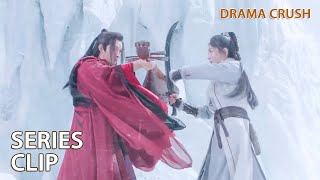 Zhou Fei was chased by the Snow Wolf, and she easily defeated the opponent with a clever trick
