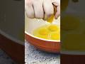 How to Crack Eggs Onehanded #shorts