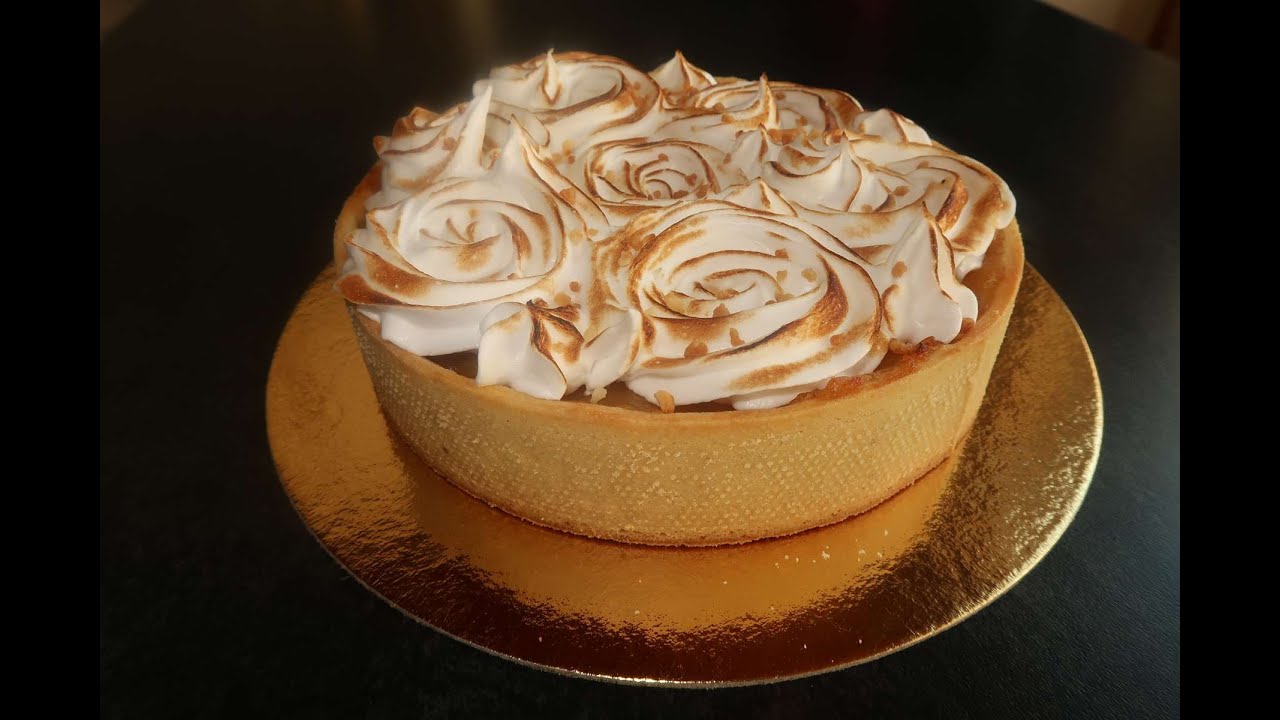 Tarte aux pommes meringuée