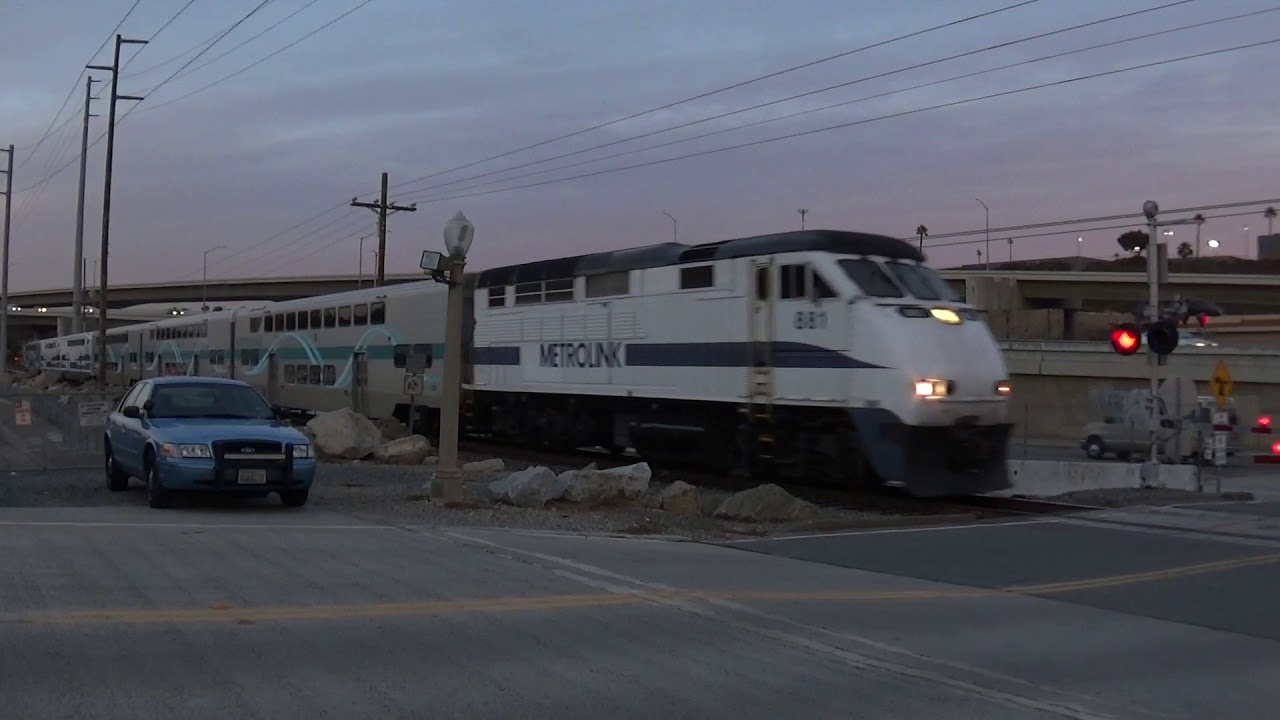 Amtrak and Metrolink Trains at Rancho Capistrano - YouTube