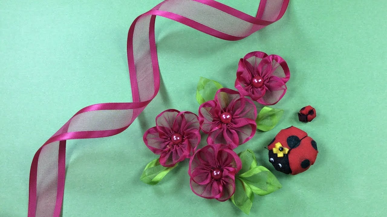 Flor com fitas - artesanato com fitas