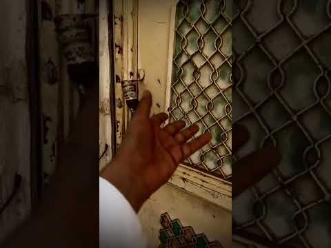 لا تسأل الدار عمن كان يسكنها