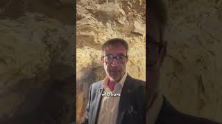 Auction with a pool....and an underground network