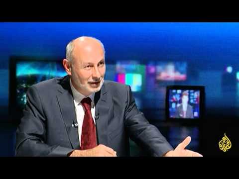 بلا حدود- يزيد صايغ- ثورة 25 يناير عرت جمهورية الضباط