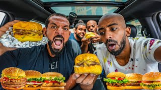 تحدي البرجر المشوي في السيارة 🍔 Grilled Burger Challenge In The Car