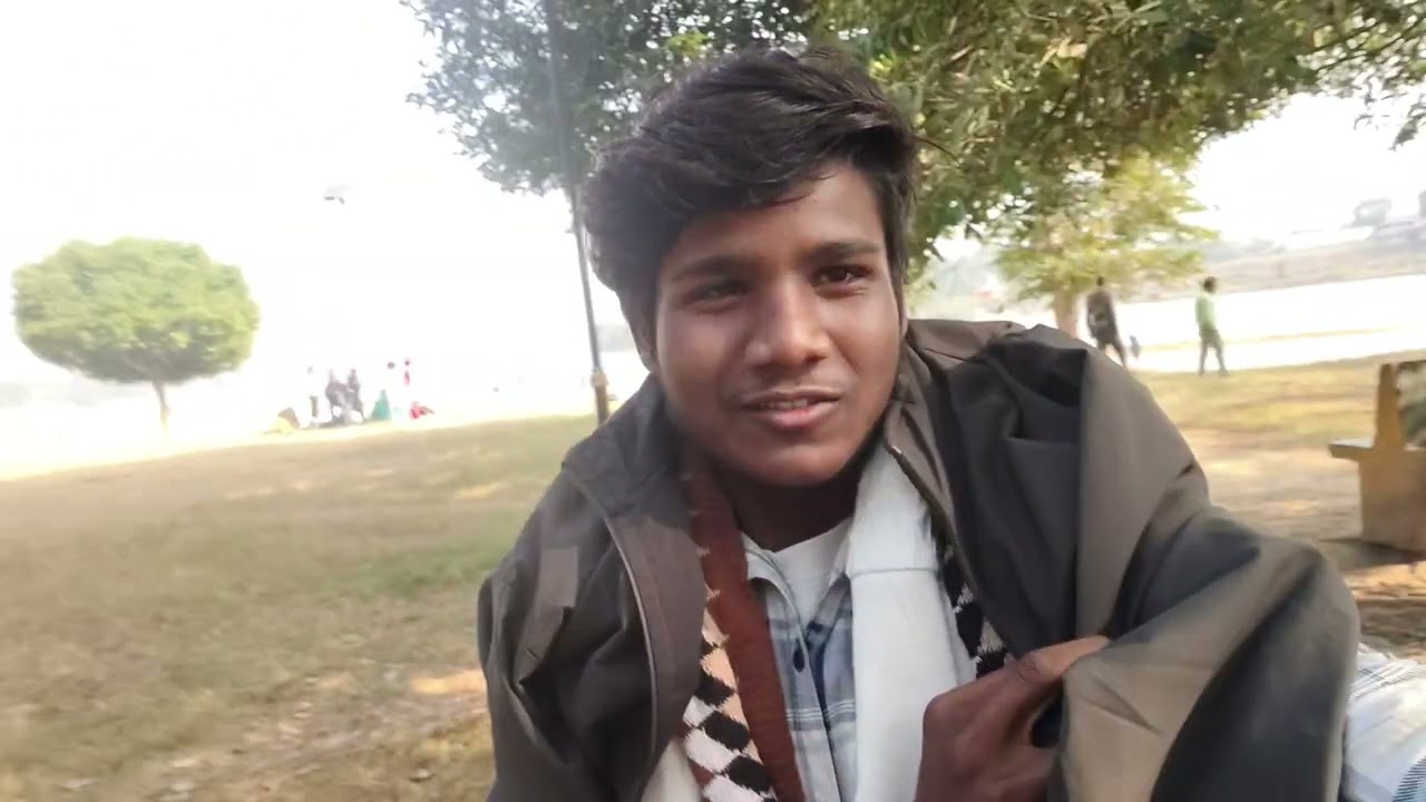 Photoshoot karte samay video viral style mein photo lete hue#