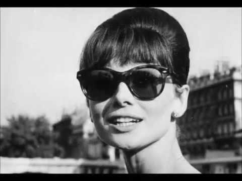 1962 Audrey Hepburn and William Holden promoting Paris When It Sizzles in Paris, France