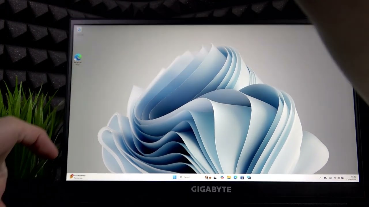 GIGABYTE G7 – How to Check Manufacturing Date - YouTube