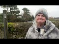 The village with a big bird poo problem | Newsround