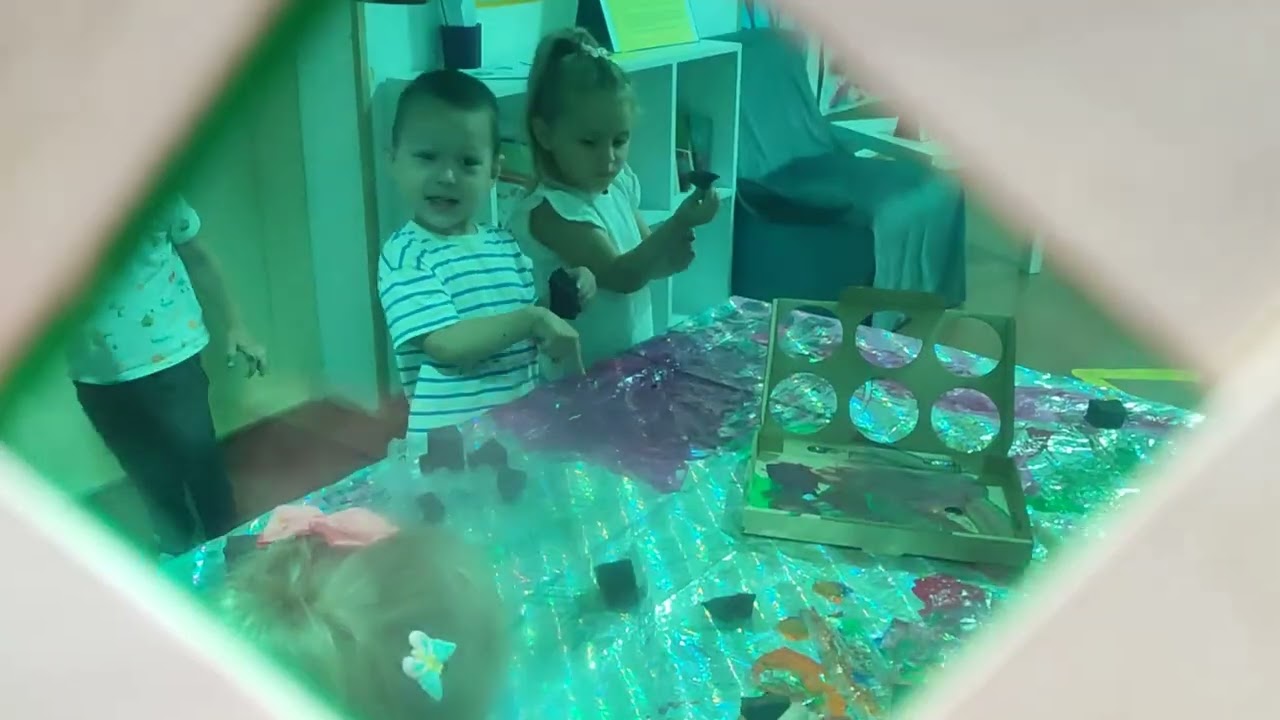 Моћ игре у грађењу односа .Деца јаслених група и васпитачи  у заједничком простору  вртића ,,Невен