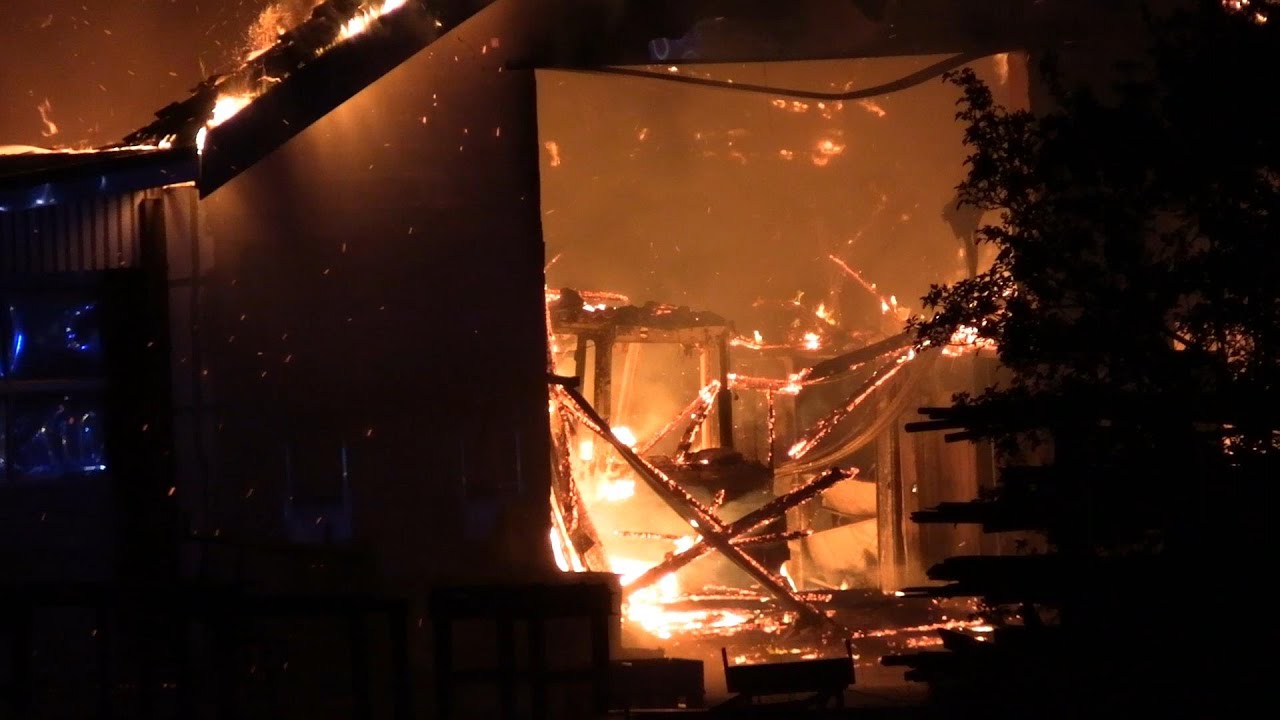 Brand i stort værksted på Hovvejen ved Hørve - 240425