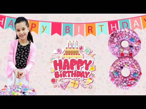 فاجئنا شهد بعيد ميلادها مع اصحابها بالمدرسة ماما عملت كيكية رقم 8 على عمري 