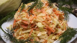 видео Салат с колбасным сыром, капустой и морковью