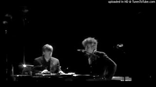 Bob Dylan live, Leopard-Skin Pill Box Hat Rome 2013
