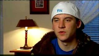 Men Respond To Online Ad, Rob Man Of iPhone