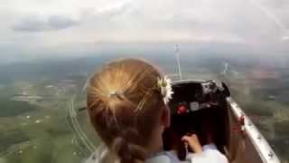 Первый одиночный полёт. Девочке 11 лет / First Solo Flight