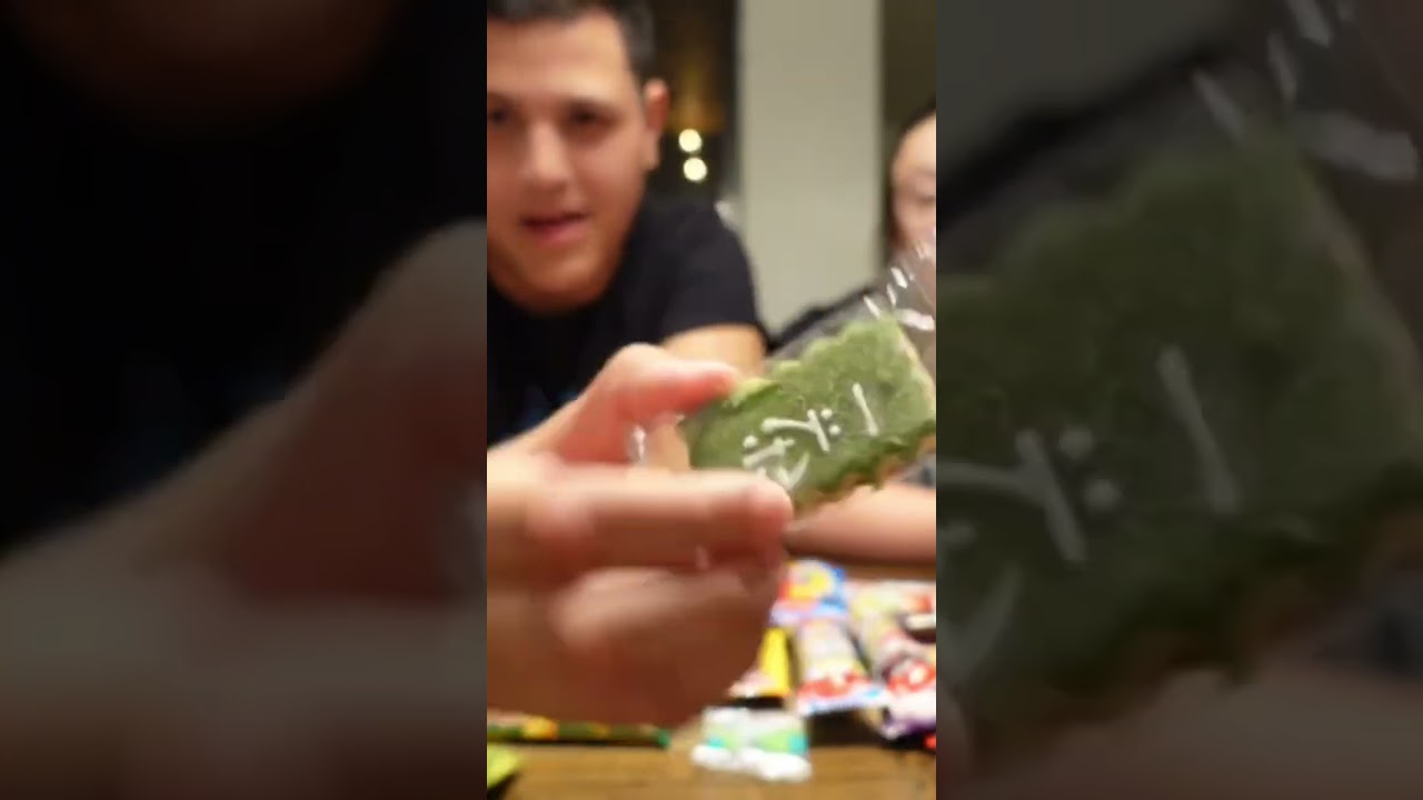 Trying 30 Different Japanese Candy! 