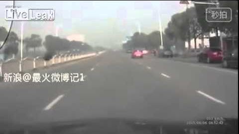 Kiểu Qua Đường Khiến Nhiều Người Phải Trả Giá