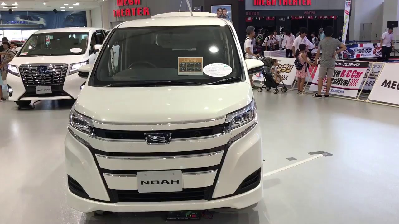 Toyota noah 2017 комплектации