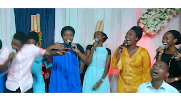 MUBWIRE IBIKURUSHYA By SILOAM CHOIR KUMUKENKE LIVE SESSION