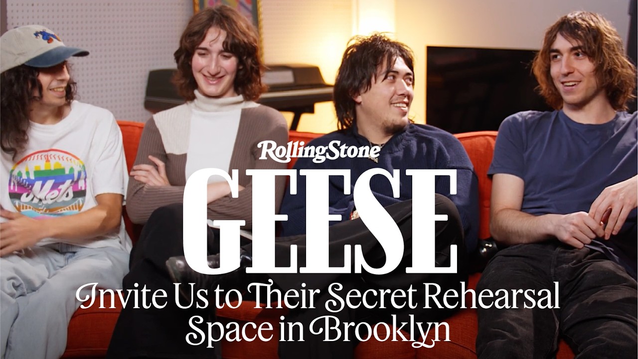 Regardez Geese Invite Us To Their Secret Rehearsal Space, Talk New Music, Touring, & More | Cover Story sur YouTube Regardez Geese Invite Us To Their Secret Rehearsal Space, Talk New Music, Touring, & More | Cover Story sur YouTube
