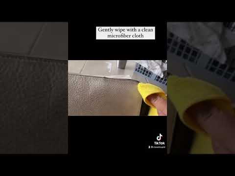 वीडियो: सफेद चमड़े के पर्स को साफ करने के 3 तरीके