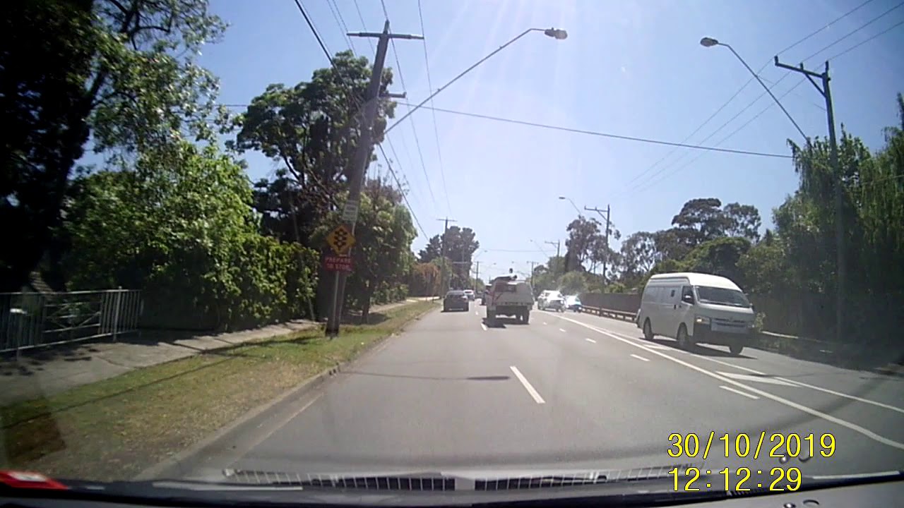 Rosanna Road and Banyule Road, Northbound, Heidelberg Red light