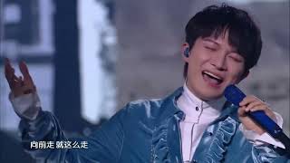 周深Zhou Shen小身体大能量，飚高音演唱《平凡之路》《The Ordinary Road》