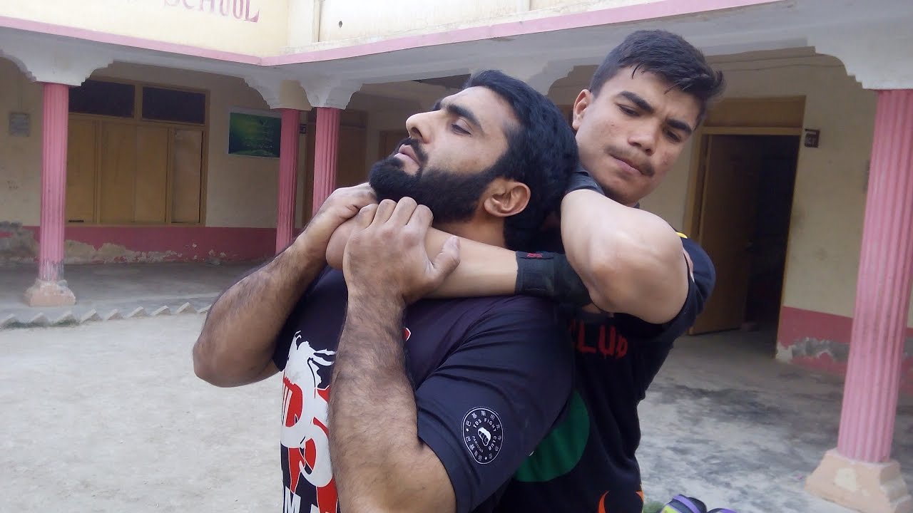 How to escape from a standing rear naked choke YouTube