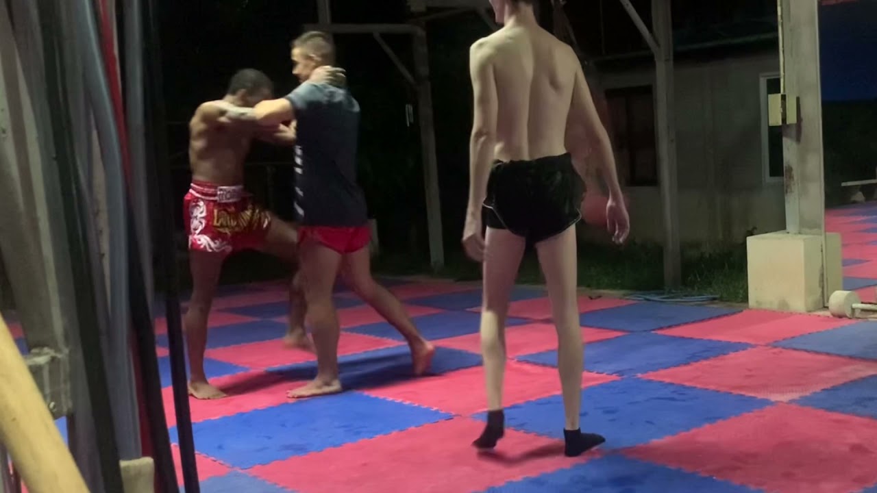 IQ Sparring with NerminNoi - Muay Thai