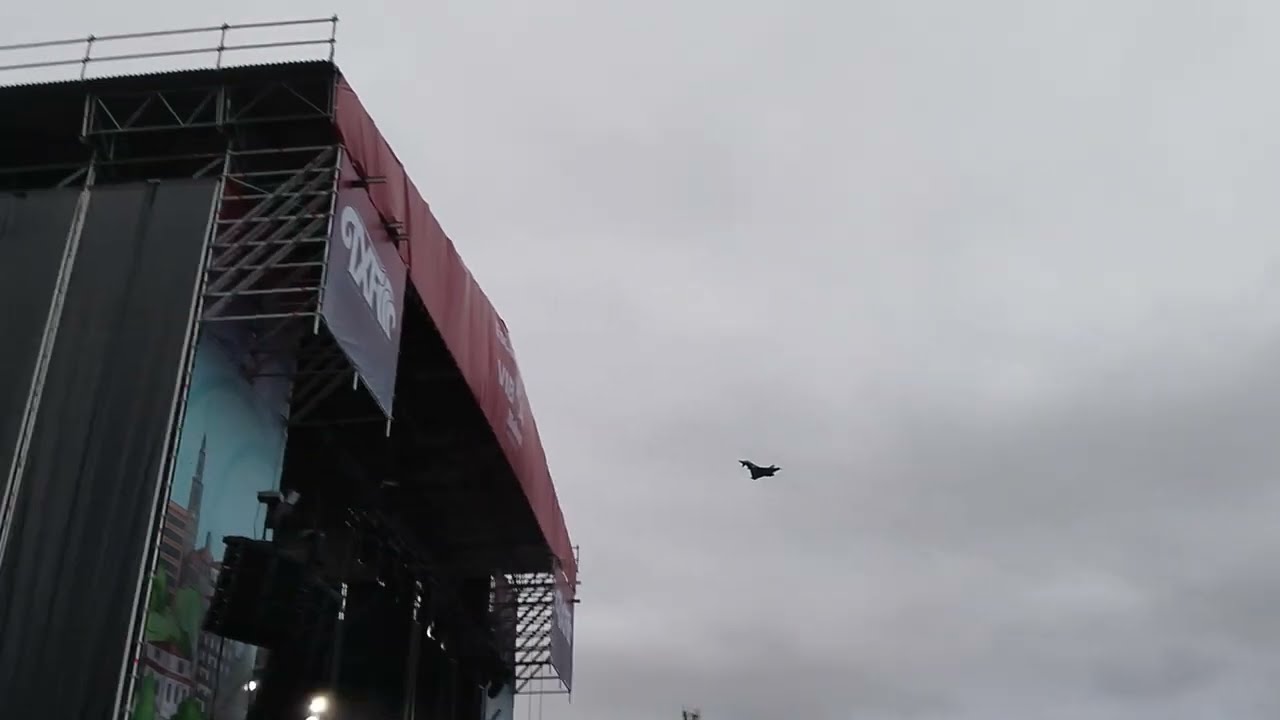 EUROFIGHTER INSONORIZA el TSUNAMI Festival Gijón 2023 #caza #avion #live