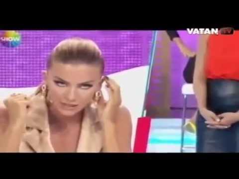 ivana sert Canlı yayında şoke eden bacak hareketi!