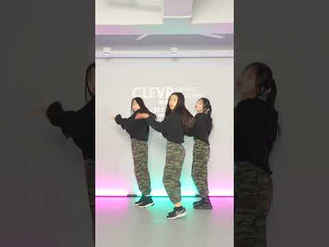 BLACKPINK(블랙핑크) - Pink <strong>Venom</strong>(핑크베놈) #<strong>shorts</strong> Covered by 박지원,이다은,윤예진｜클레버아카데미