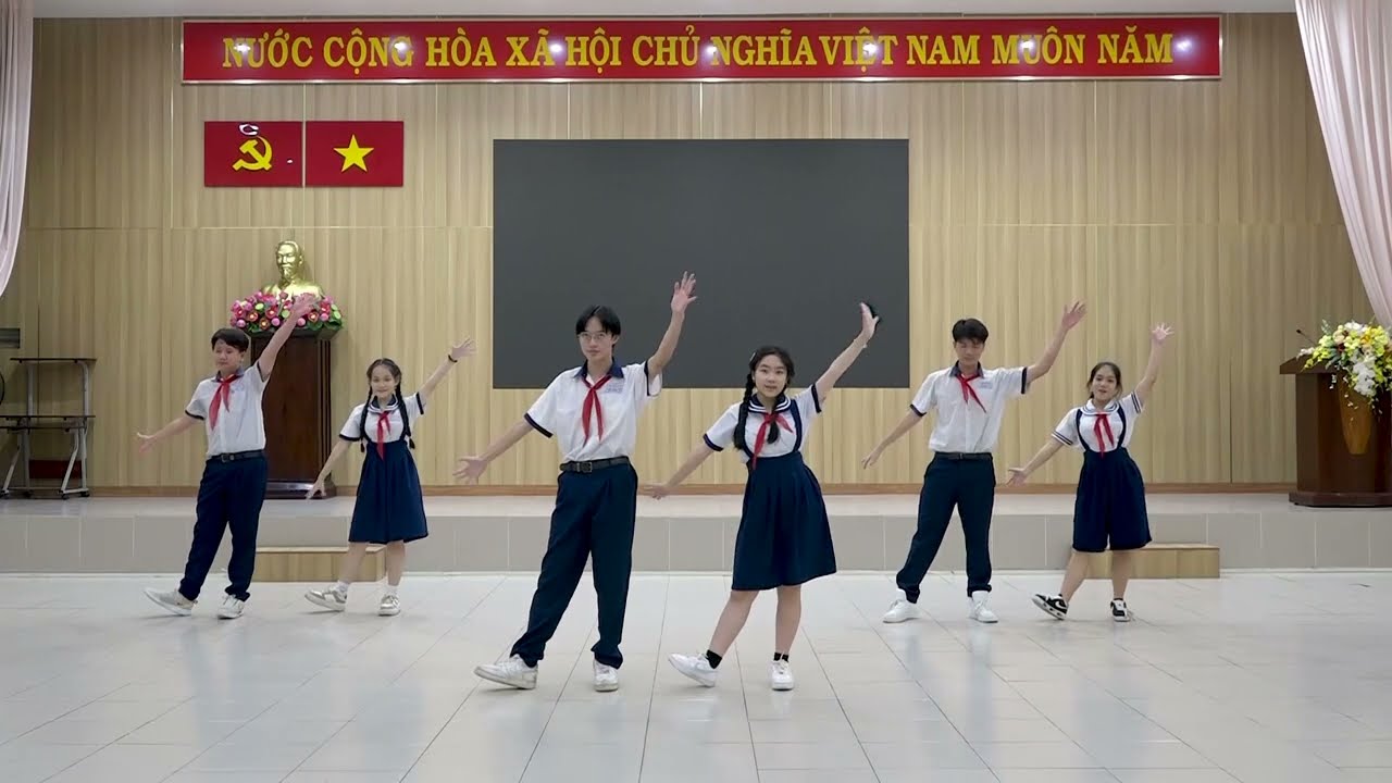 Múa dân vũ Trống cơm | Trường THCS Lê Văn Tám | Năm học 2023 - 2024