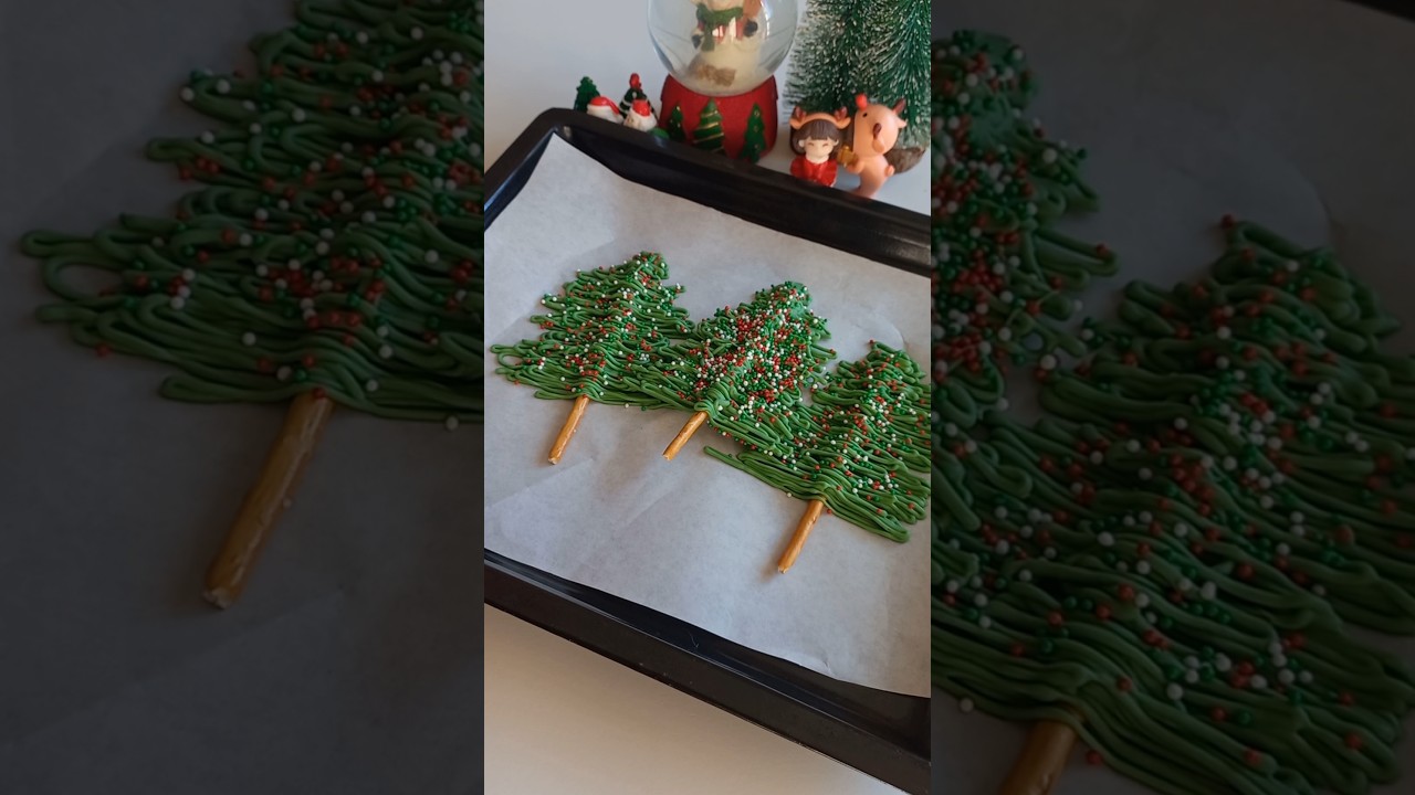 Chocolate Christmas Tree ??❤️ #christmas #merrychristmas #xmas #christmastree #recipe #food #shorts