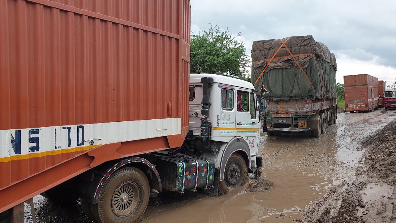 Loading truck and trailer