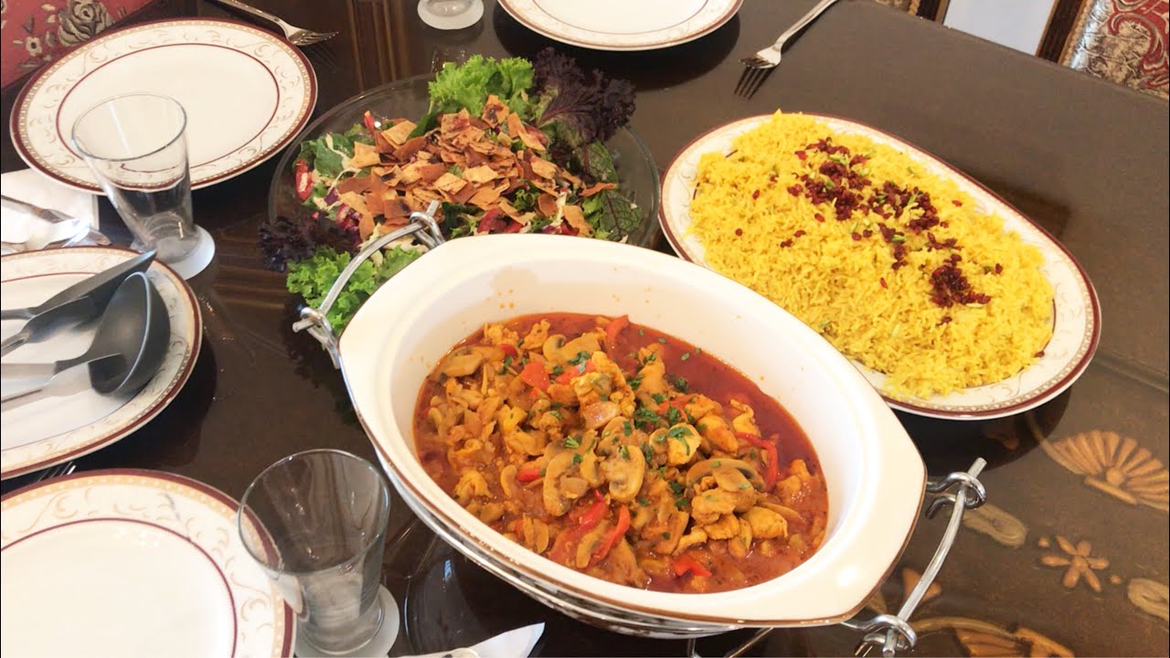 كان عنا ضيف عالغداء عملت مكسيكانو دجاج ورز بالكاري ما أوصفلكم الطعم والريحة خورافية 🤪👌🏻