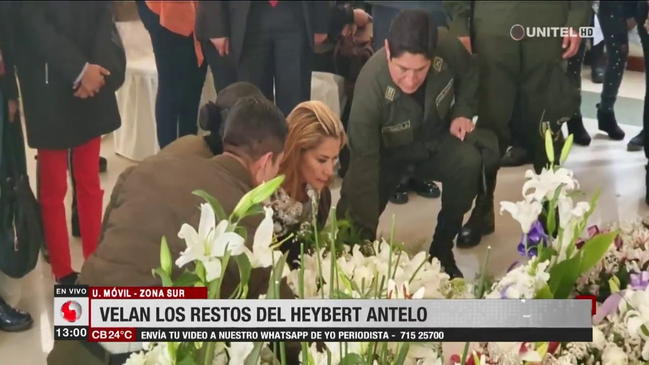 Añez asistió al velorio del comandante de la UTOP en la Academia de