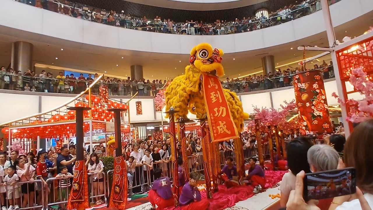 CNY 2026- Acrobatic Lion Dance at 1Utama by 𝐌𝐚𝐥𝐚𝐲𝐬𝐢𝐚 𝐊𝐰𝐨𝐧𝐠 𝐍𝐠𝐚𝐢 𝐋𝐢𝐨𝐧 𝐃𝐚𝐧𝐜𝐞 馬來西亞光藝龍獅體育會