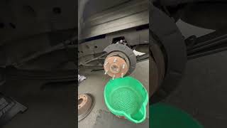 Chevy Silverado Differential Swap #gm #chevy #truck