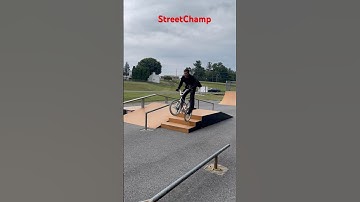 Bmx jump at the skatepark on my Mongoose Californian 84 chrome. #bmx